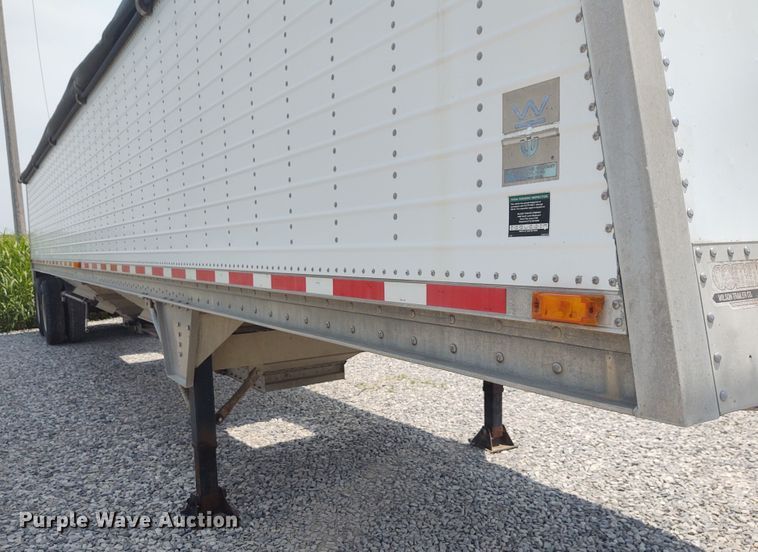 image for item BY9368 2002 Wilson  grain trailer