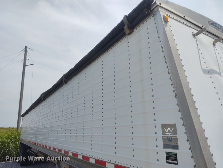 image for item BY9368 2002 Wilson  grain trailer
