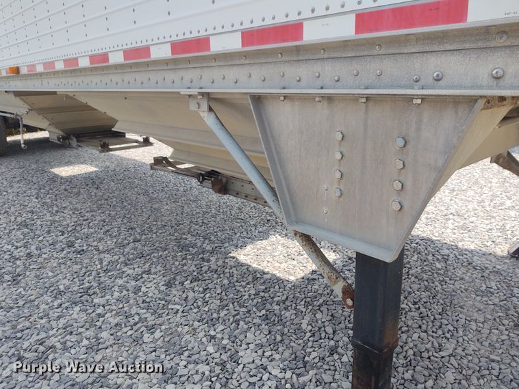 image for item BY9368 2002 Wilson  grain trailer