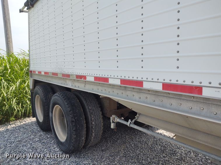 image for item BY9368 2002 Wilson  grain trailer