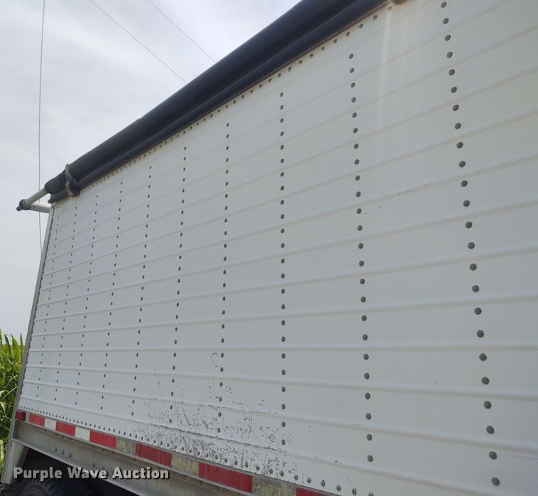 image for item BY9368 2002 Wilson  grain trailer