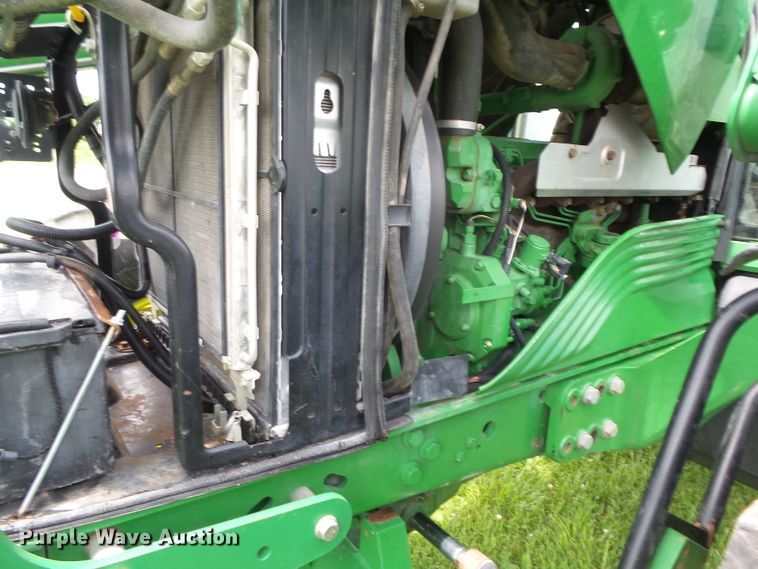 image for item DA7149 2004 John Deere 7220  MFWD tractor