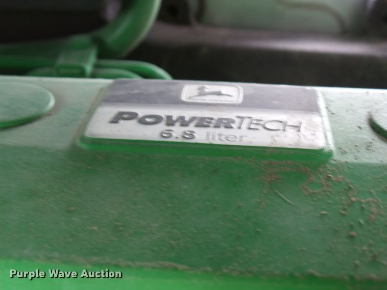 image for item DA7149 2004 John Deere 7220  MFWD tractor