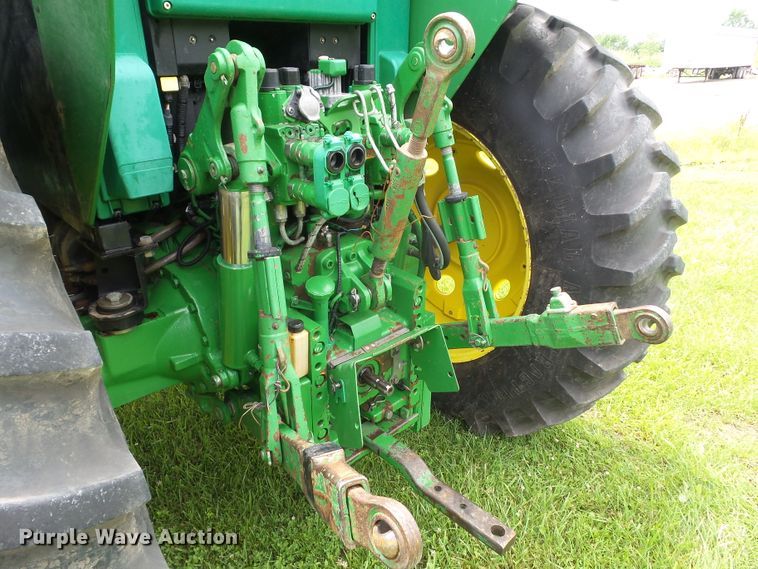 image for item DA7149 2004 John Deere 7220  MFWD tractor