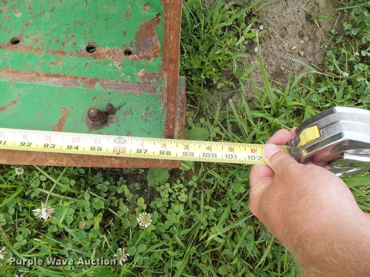 image for item DA7149 2004 John Deere 7220  MFWD tractor