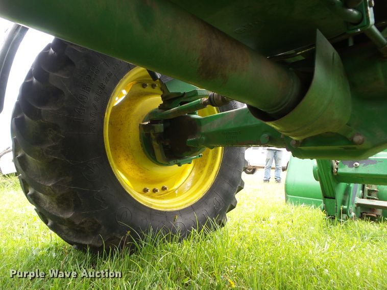 image for item DA7149 2004 John Deere 7220  MFWD tractor