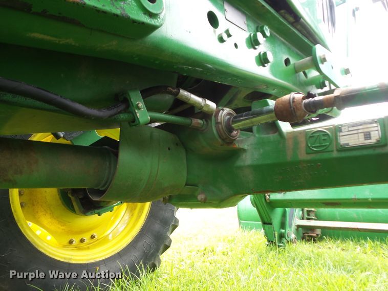 image for item DA7149 2004 John Deere 7220  MFWD tractor