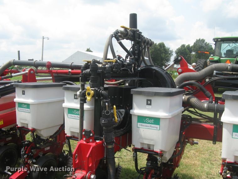 image for item DG5275 2019 White 9776 VE  no-till planter