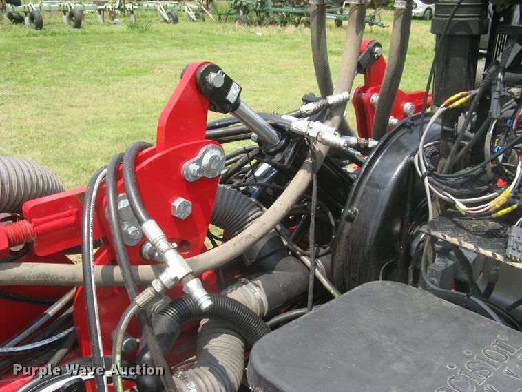 image for item DG5275 2019 White 9776 VE  no-till planter