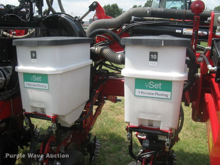 image for item DG5275 2019 White 9776 VE  no-till planter