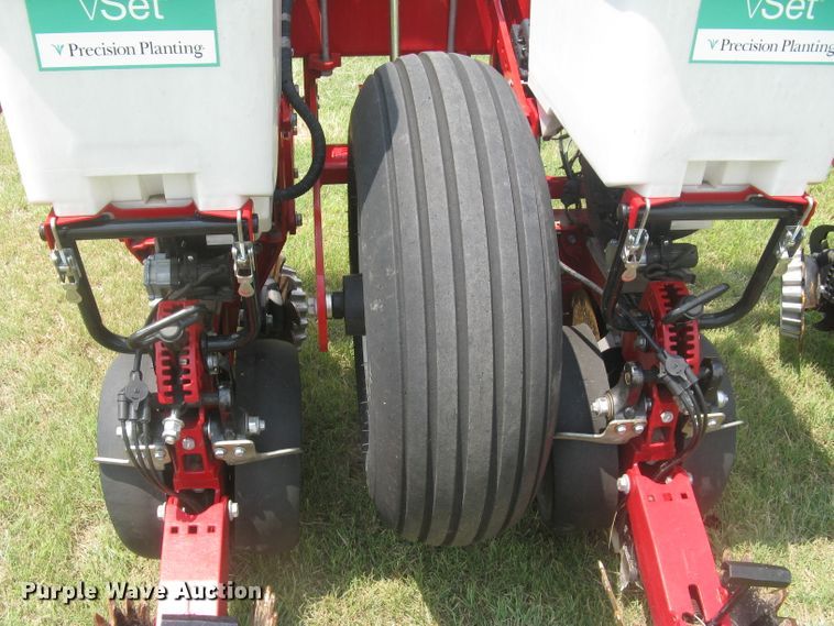image for item DG5275 2019 White 9776 VE  no-till planter