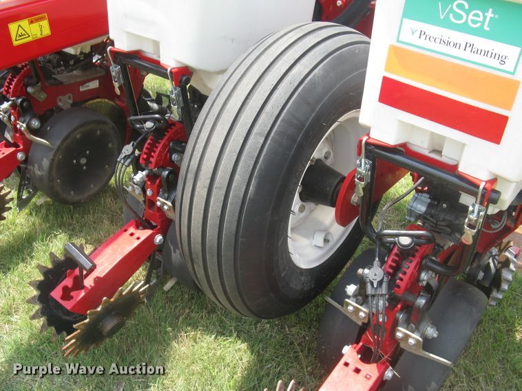 image for item DG5275 2019 White 9776 VE  no-till planter