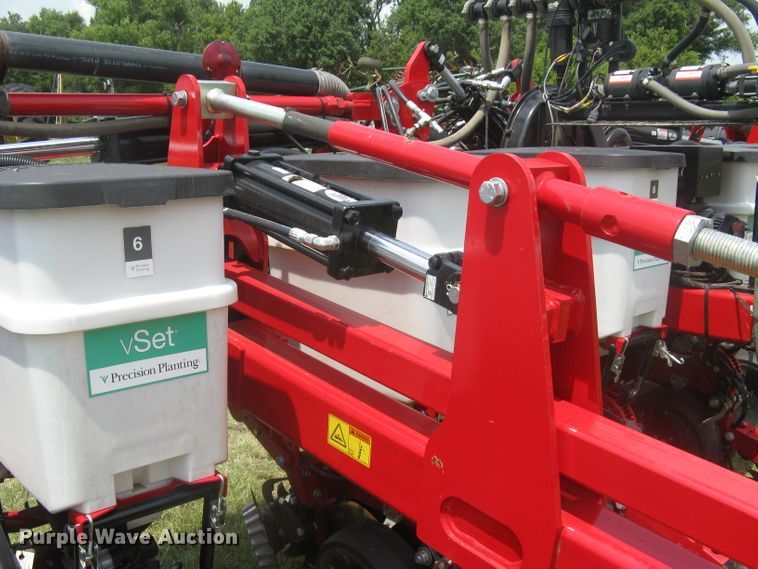 image for item DG5275 2019 White 9776 VE  no-till planter