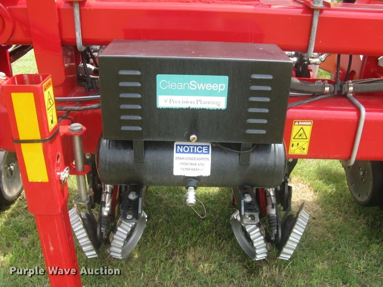 image for item DG5275 2019 White 9776 VE  no-till planter