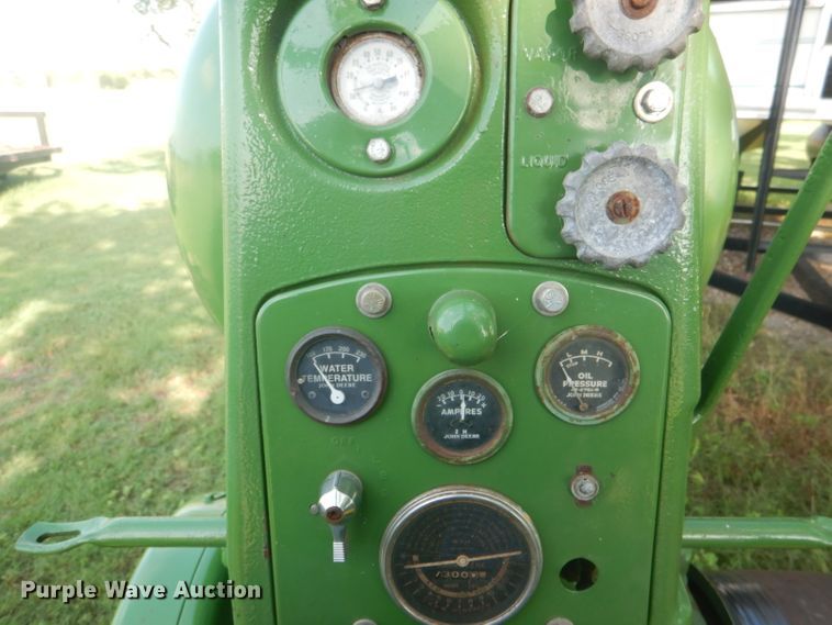 image for item DJ0552 1956 John Deere 620  tractor