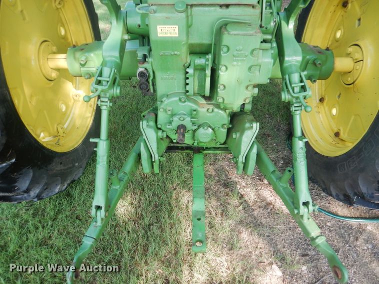 image for item DJ0552 1956 John Deere 620  tractor