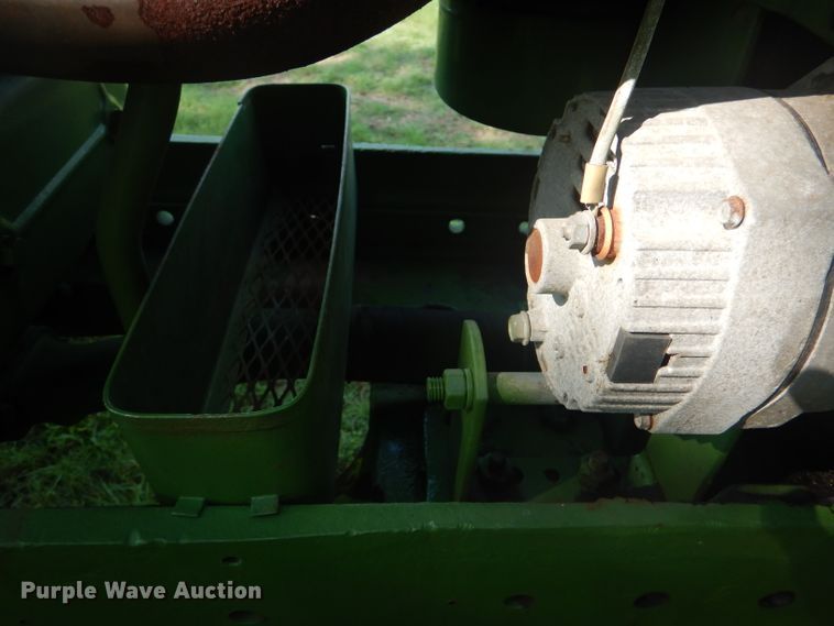 image for item DJ0552 1956 John Deere 620  tractor