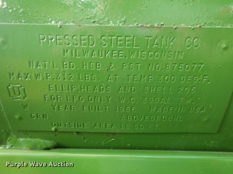 image for item DJ0552 1956 John Deere 620  tractor