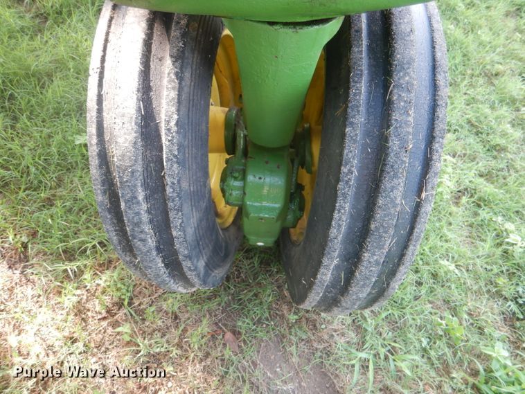 image for item DJ0552 1956 John Deere 620  tractor