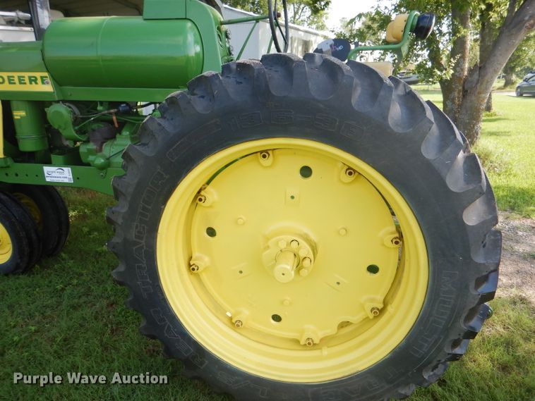 image for item DJ0552 1956 John Deere 620  tractor