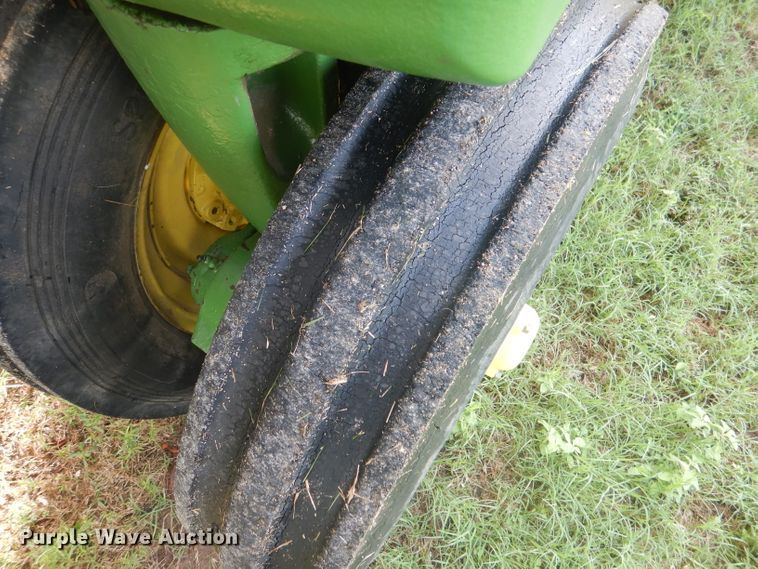 image for item DJ0552 1956 John Deere 620  tractor