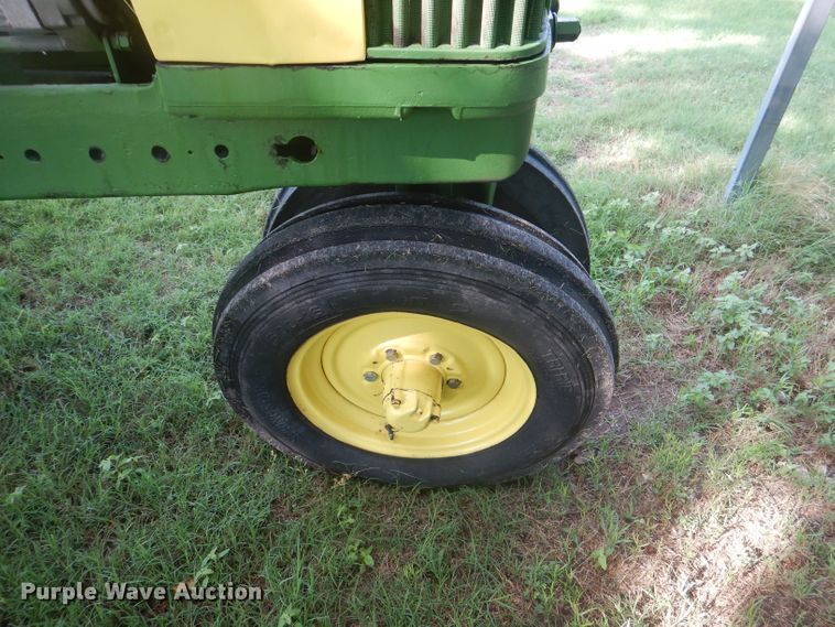 image for item DJ0552 1956 John Deere 620  tractor