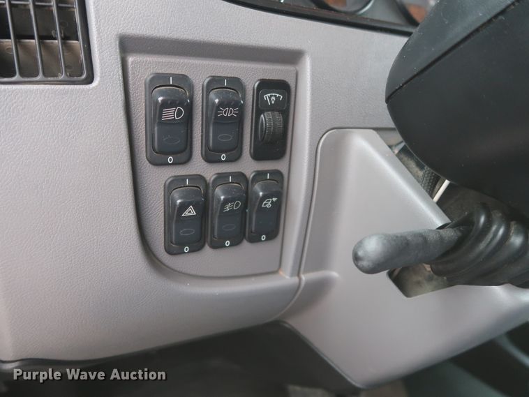 image for item DJ1931 2017 Peterbilt 337  feed mixer truck