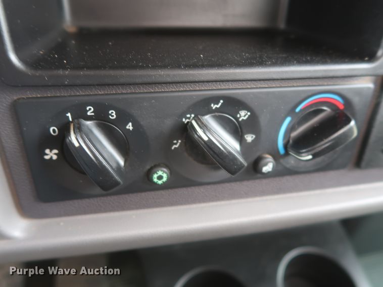 image for item DJ1931 2017 Peterbilt 337  feed mixer truck