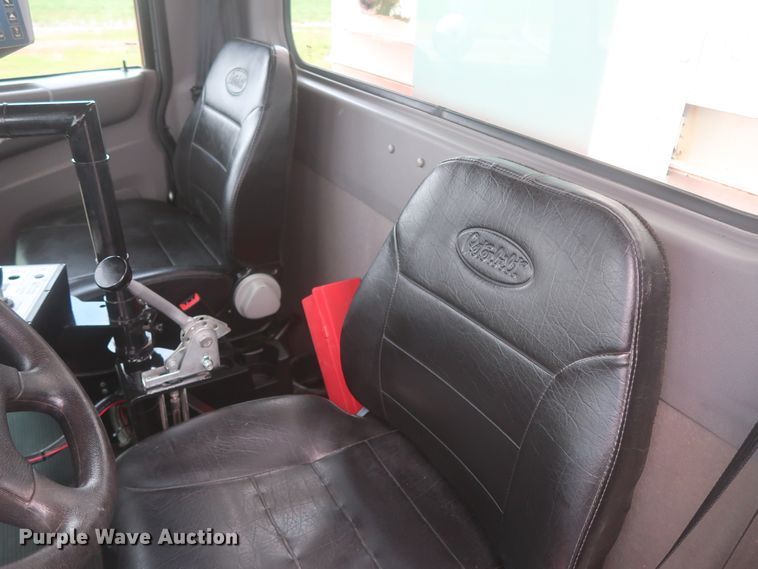 image for item DJ1931 2017 Peterbilt 337  feed mixer truck