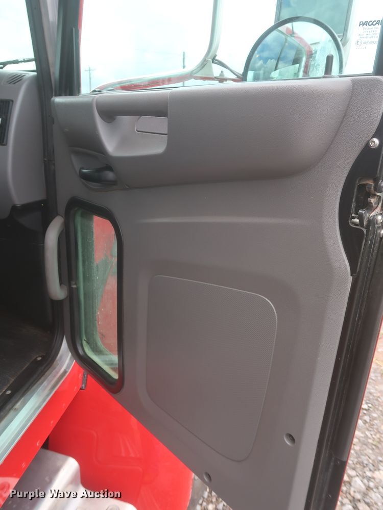 image for item DJ1931 2017 Peterbilt 337  feed mixer truck