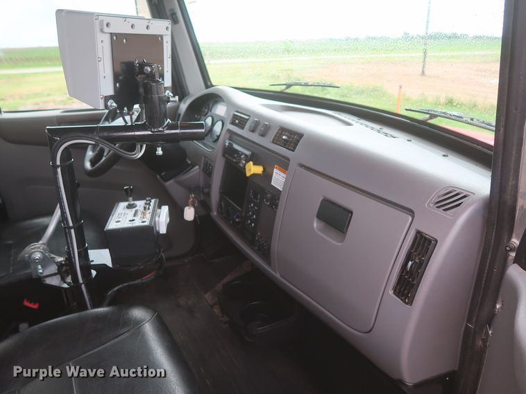 image for item DJ1931 2017 Peterbilt 337  feed mixer truck