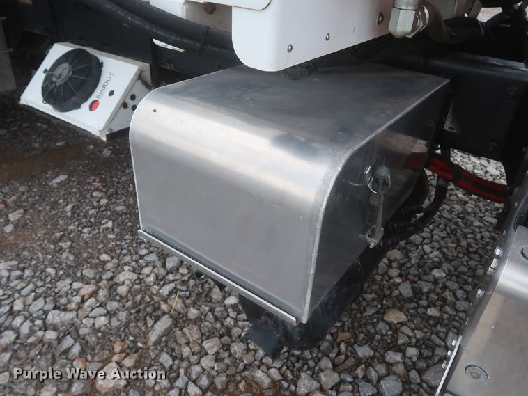 image for item DJ1931 2017 Peterbilt 337  feed mixer truck