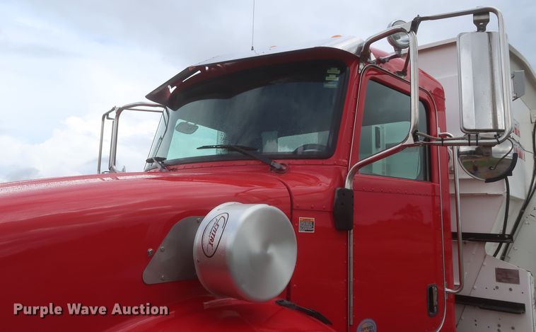 image for item DJ1931 2017 Peterbilt 337  feed mixer truck