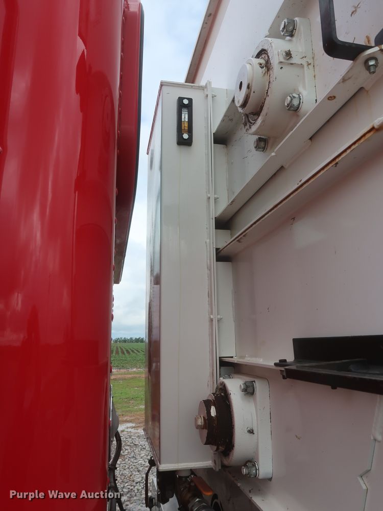 image for item DJ1931 2017 Peterbilt 337  feed mixer truck