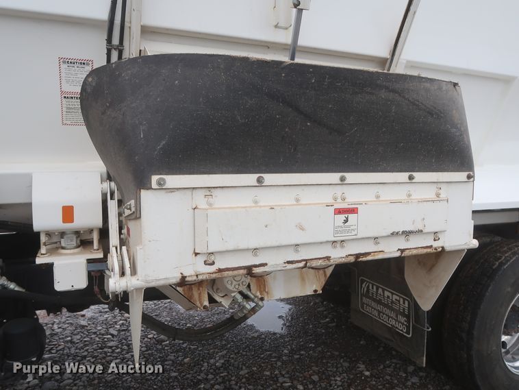 image for item DJ1931 2017 Peterbilt 337  feed mixer truck