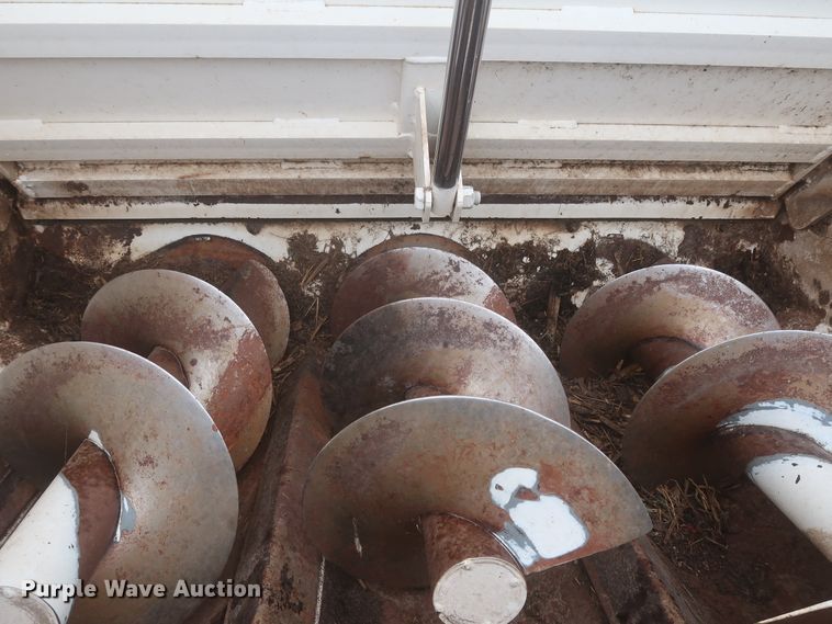 image for item DJ1931 2017 Peterbilt 337  feed mixer truck