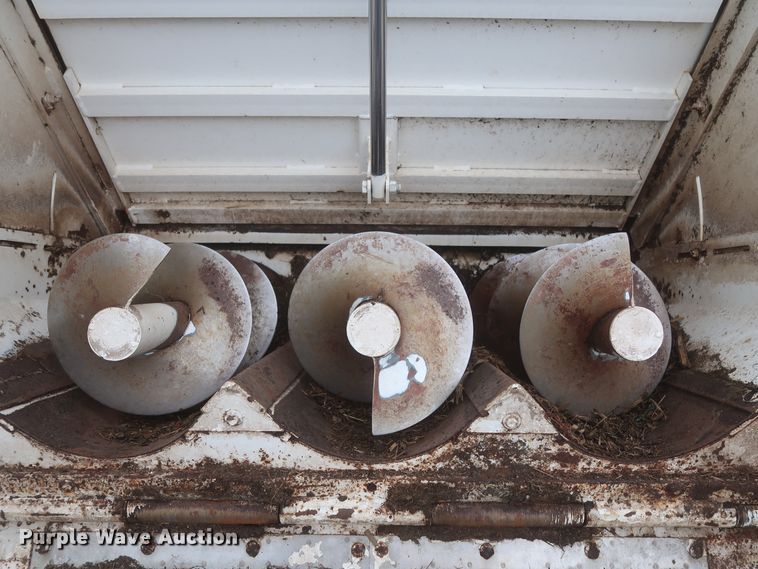 image for item DJ1931 2017 Peterbilt 337  feed mixer truck