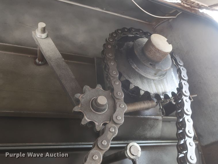 image for item DJ1931 2017 Peterbilt 337  feed mixer truck