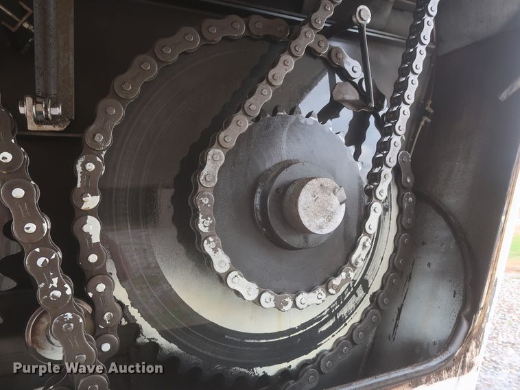 image for item DJ1931 2017 Peterbilt 337  feed mixer truck