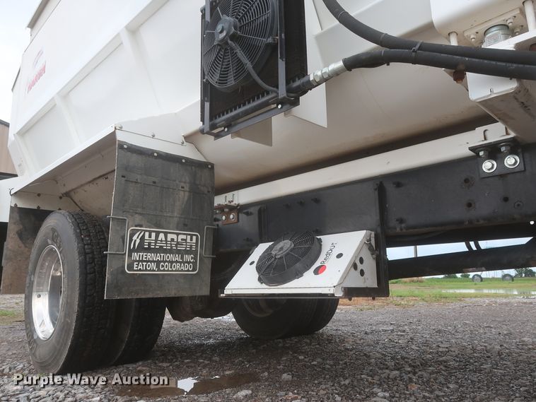 image for item DJ1931 2017 Peterbilt 337  feed mixer truck