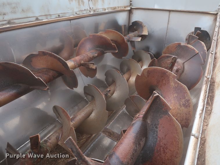 image for item DJ1931 2017 Peterbilt 337  feed mixer truck