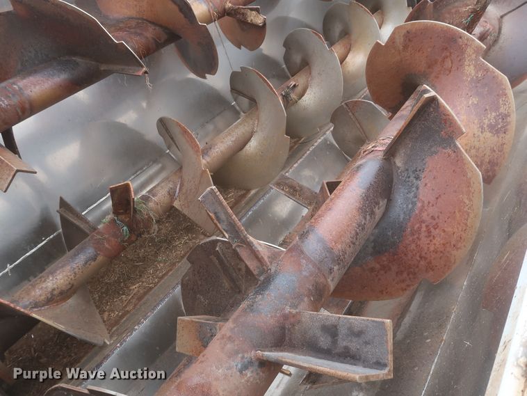 image for item DJ1931 2017 Peterbilt 337  feed mixer truck