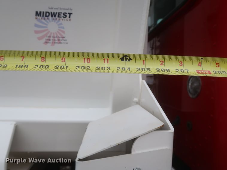 image for item DJ1931 2017 Peterbilt 337  feed mixer truck