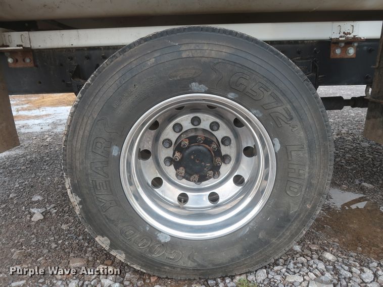 image for item DJ1931 2017 Peterbilt 337  feed mixer truck