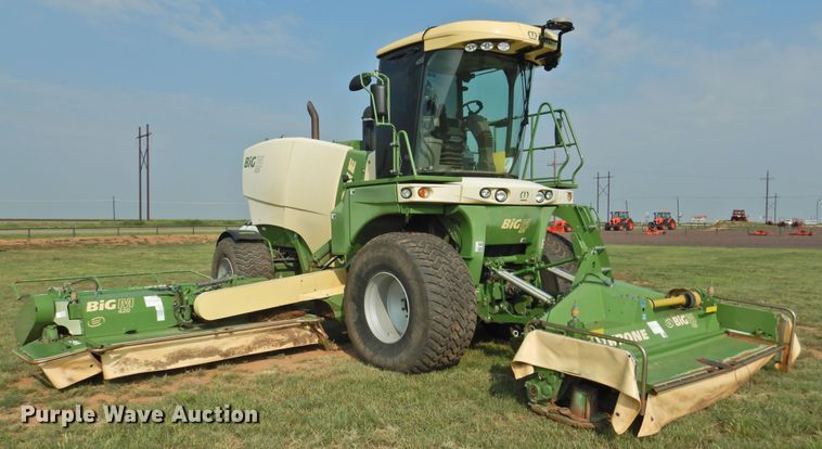 image for item DK2380 2015 Krone Big M 420  windrower