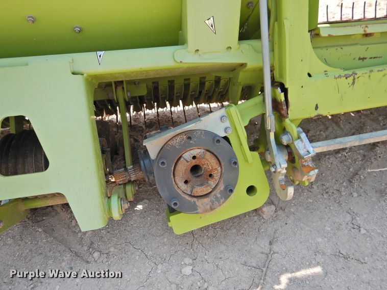 image for item DK2384 2014 Claas 380  pickup head