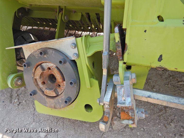 image for item DK2384 2014 Claas 380  pickup head