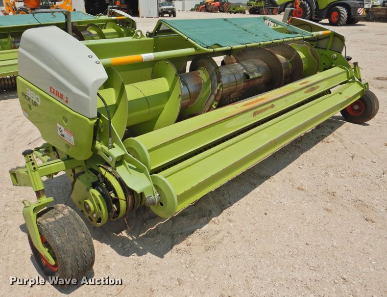 image for item DK2385 2015 Claas 380  pickup head