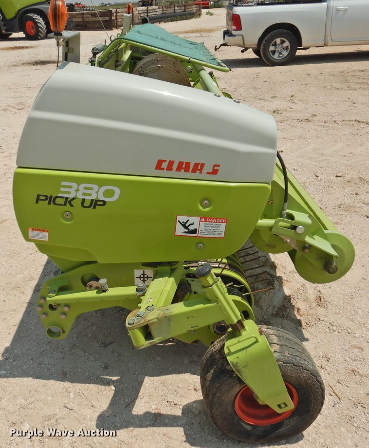 image for item DK2385 2015 Claas 380  pickup head