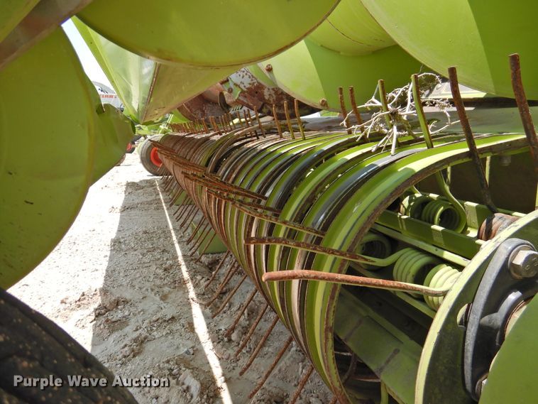 image for item DK2385 2015 Claas 380  pickup head